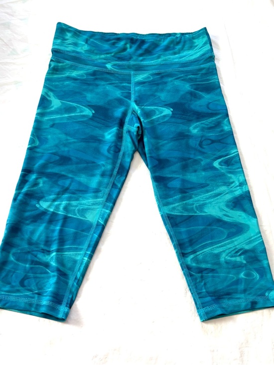 Pants - NWOT GAIAM Blue Splash Swirl Capri Leggings High Waist Activewear SZ M